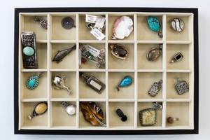 lot 24 image: Sterling Pendant Jewelry Lot