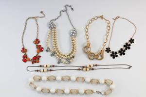 lot 80 image: Costume Jewelry Necklace Lot of 6