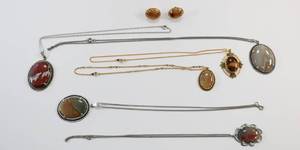 lot 97 image: Costume Jewelry Lot of Necklaces with Imitation Stones