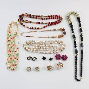 lot 95 image: Costume Jewelry Lot of Necklaces and Earrings