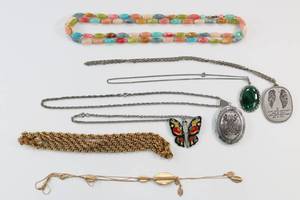 lot 93 image: Costume Jewelry Necklace Lot of 7