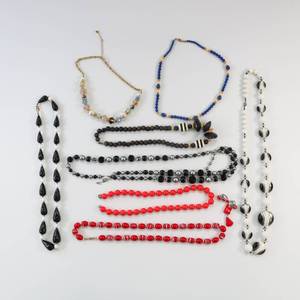 lot 92 image: Costume Jewelry Necklace and Earring Lot
