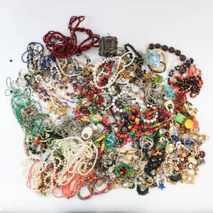 lot 89 image: Large Lot of Costume Jewelry