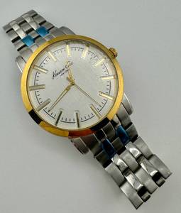 lot 126 image: Kenneth Cole Mens Wristwatch Quartz Runs 44mm Case