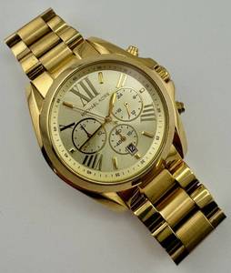 lot 128 image: Michael Kors Wristwatch Quartz New Battery Runs w Box