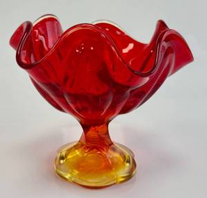 lot 173 image: L.E. Smith Amberina Footed Dish