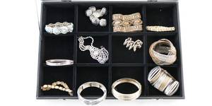 lot 154 image: Costume Jewelry Bracelets & Cuffs Lot of 12