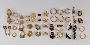 lot 144 image: Costume Jewelry Earring Lot