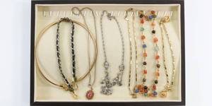 lot 135 image: Costume Jewelry Necklace Lot of 7