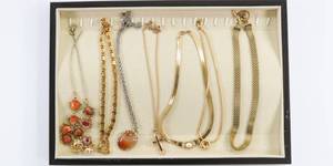lot 134 image: Costume Jewelry Necklace Lot of 7