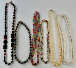 lot 214 image: Costume Jewelry Necklaces Lot of 6 Beaded Vintage & Modern