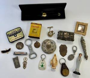 lot 225 image: Junk Drawer Lot Vintage