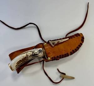 lot 226 image: Alaska Carved Knife