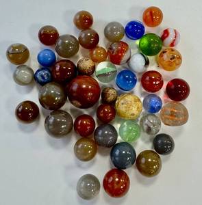 lot 229 image: Vintage Marbles Lot