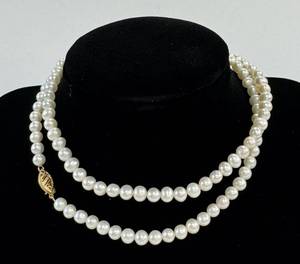 lot 238 image: Pearl Necklace w 14k Yellow Gold Clasp