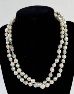 lot 239 image: Pearl Necklace w 14k White Gold Clasp