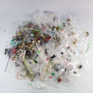 lot 192 image: Large Lot of Costume Jewelry