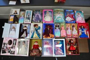 lot 263 image: Vintage Barbie Lot of 21
