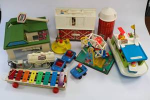 lot 245 image: Vintage Toy Lot - Fischer Price, Texaco