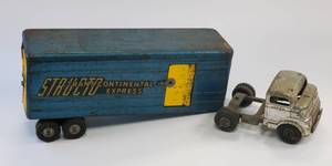 lot 243 image: Vintage Pressed Steel Structo Trans Continental Express Toy