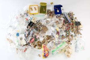 lot 277 image: Large Costume Jewelry Lot
