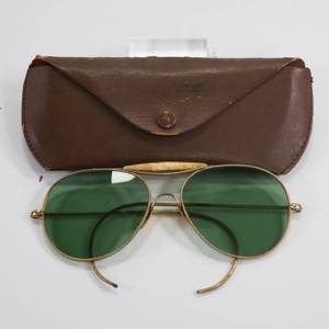 lot 265 image: Vintage Sunglasses W Case
