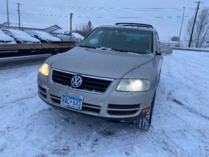 lot 9 image: 2004 Volkswagen Touareg AWD