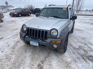 lot 17 image: 2003 Jeep Liberty