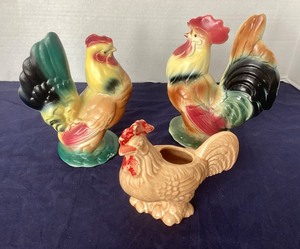 lot 3 image: Trio of Vintage Ceramic Roosters