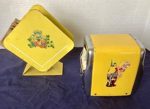lot 7 image: Colorful Vintage Napkin Holder and Napkin Dispenser