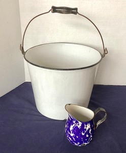 lot 13 image: Enamelware Pair