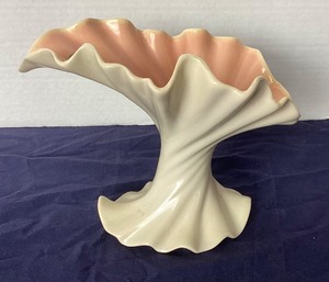 lot 29 image: Hollywood Ware Scalloped Vase