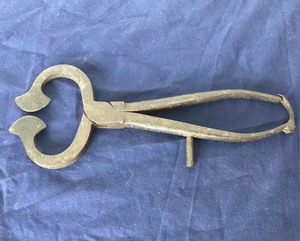 lot 70 image: Antique Iron Sugar Nippers