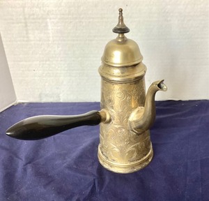 lot 76 image: Antique Turkish Brass Ibrik