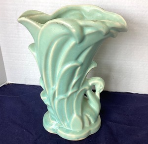 lot 166 image: McCoy Swan Vase