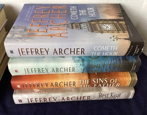 lot 192 image: Group of 8 Jeffrey Archer Thrillers