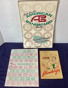 lot 204 image: Group of 5 Vintage Menus