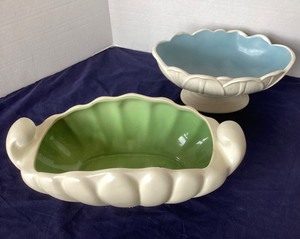 lot 225 image: Pair of Red Wing Planters