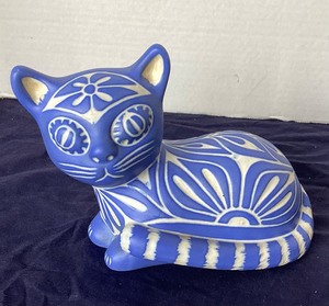 lot 226 image: Pablo Zabal Pottery Cat