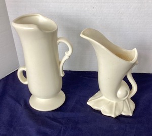 lot 230 image: Pair of White Red Wing Vases #2