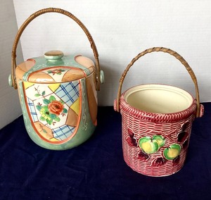lot 241 image: Pair of  Vintage Japanese Biscuit Jars