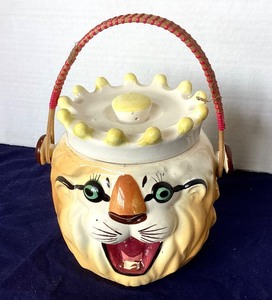 lot 244 image: Vintage Lion Cookie Jar