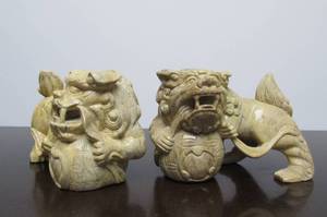 lot 12 image: Vintage Carved Stone Chinese Foo Dogs 