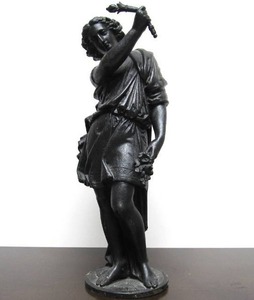 lot 15 image: Original Antique Heavy Cast Metal Sculpture
