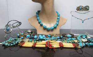 lot 19 image: Nice Looking Lot of Southwestern Jewelry