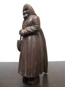 lot 30 image: Very Nicely Hand Carved Figural Wood Nutcracker