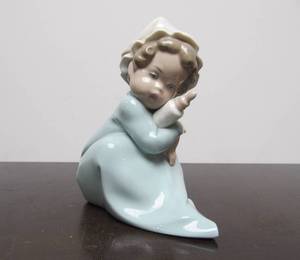 lot 34 image: Genuine LLADRO Baby Figurine 