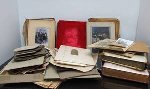 lot 46 image: LARGE Estate Lot of Antique Photographs etc