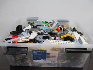 lot 49 image: LARGE Estate Lot of Assorted LEGO Pieces - 15lbs