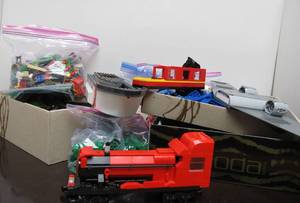 lot 50 image: LARGE Estate Lot of Assorted LEGO Pieces - 12lbs